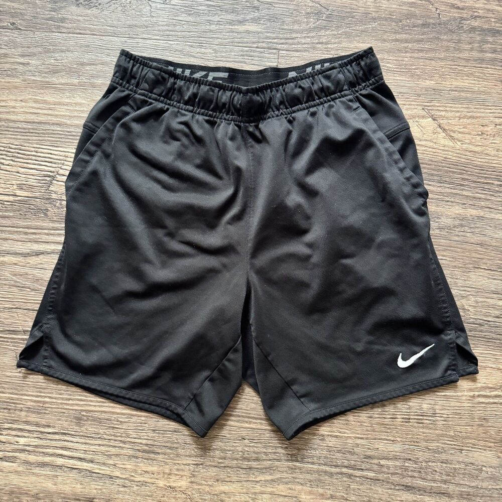 Nike Mesh Athletic Shorts men’s size small Black